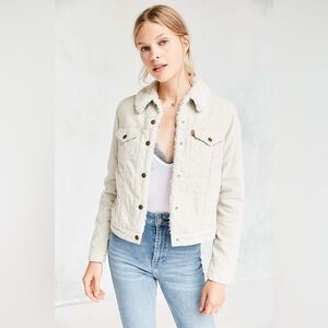 NWOT Levi’s Ex-Boyfriend Corduroy Trucker Sherpa Lined Jacket Ecru Size M